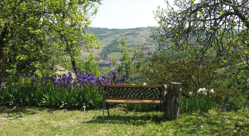 Agriturismo Cascina Serra Cossano Belbo Buitenkant foto