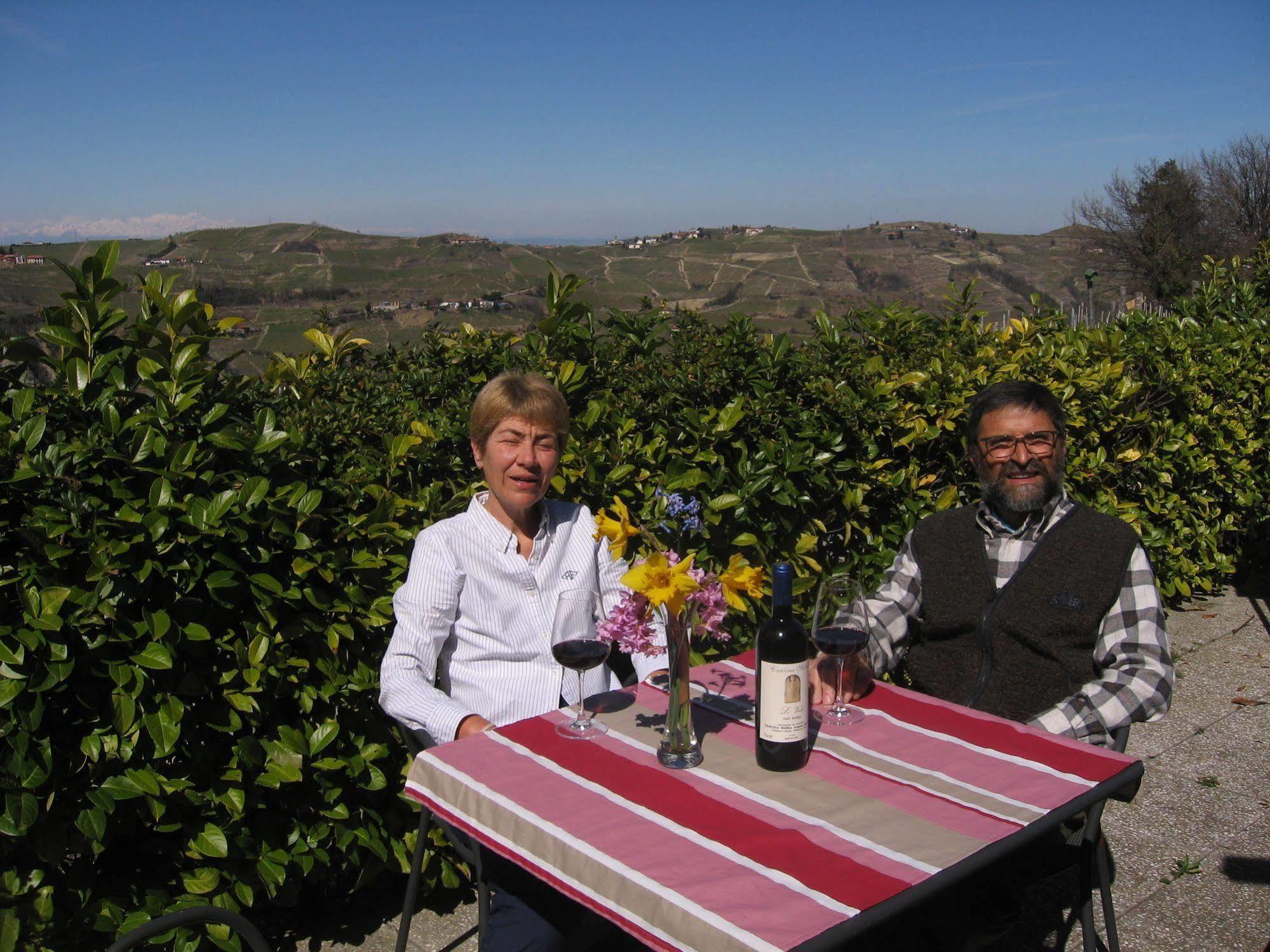 Agriturismo Cascina Serra Cossano Belbo Buitenkant foto