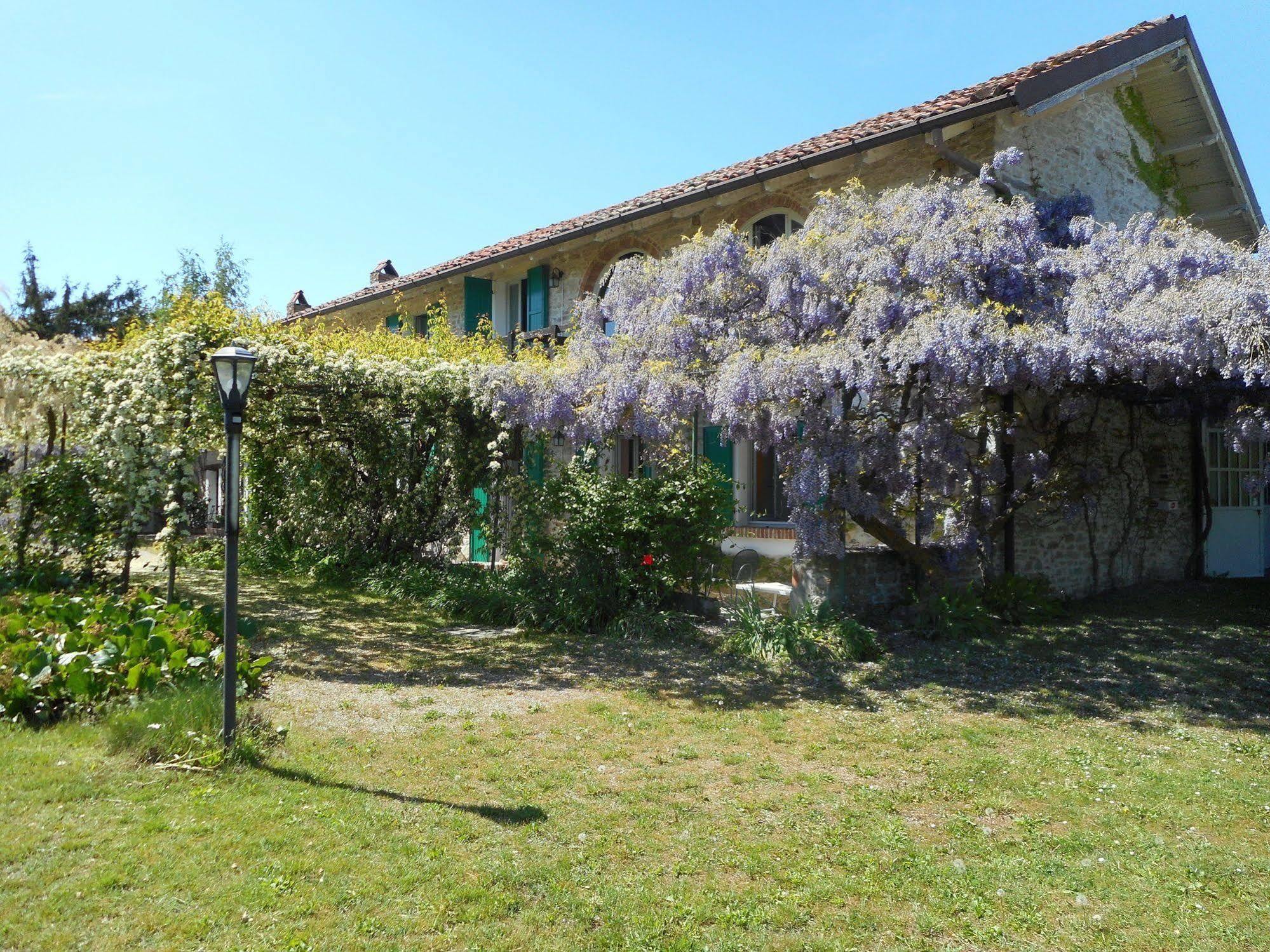 Agriturismo Cascina Serra Cossano Belbo Buitenkant foto